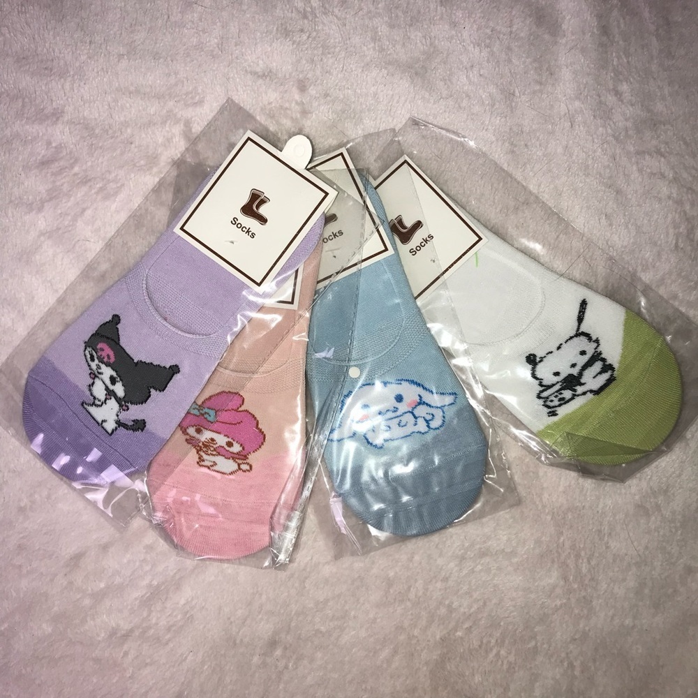 Sanrio characters Socks 4 Pairs Sz 5-6 Multicolor Lightweight No Show Socks New